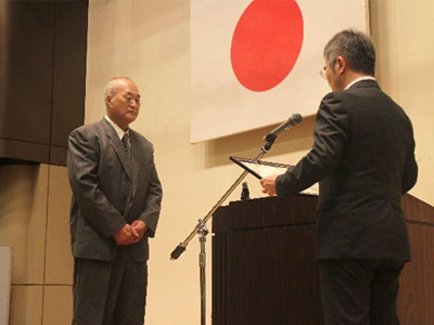 青森県高齢者知事顕彰状授与　三上 秀人さん